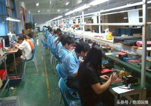 东莞电子厂打工的女孩: 包吃包住, 月工资几千但都不舍得花