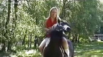 国产美女骑小马